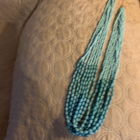 1946 turquoise color mulitistrand beaded necklace. - Picture 3 of 6